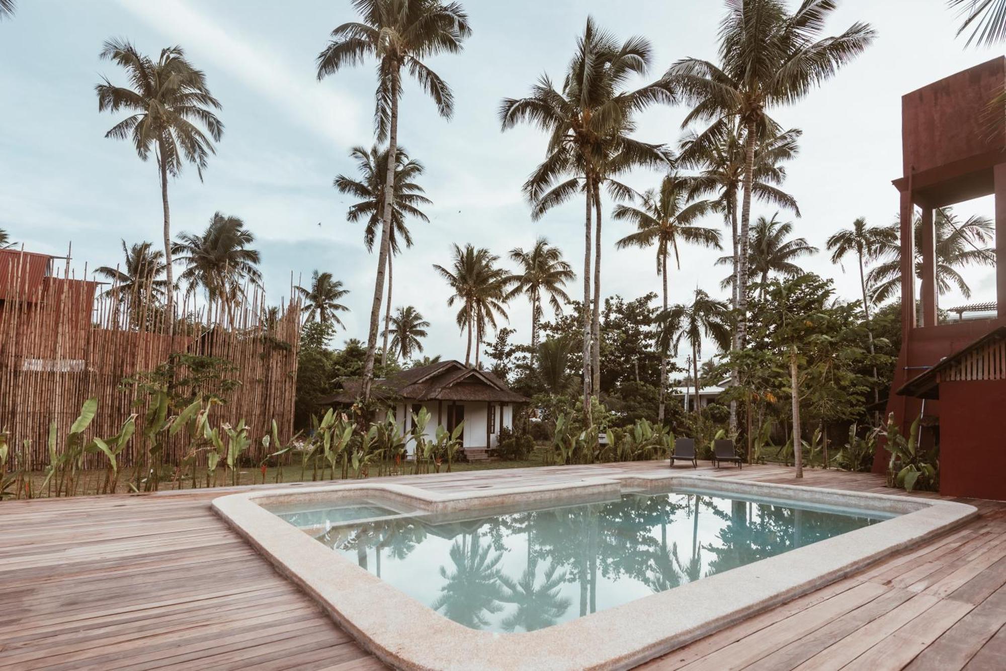 Alon Cloud9 Beach Front Catangnan Exterior photo
