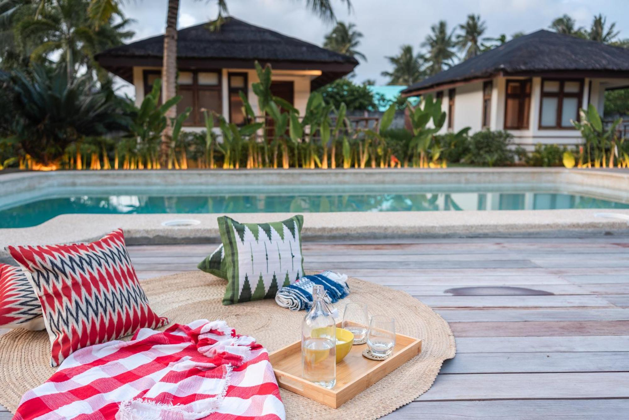Alon Cloud9 Beach Front Catangnan Exterior photo